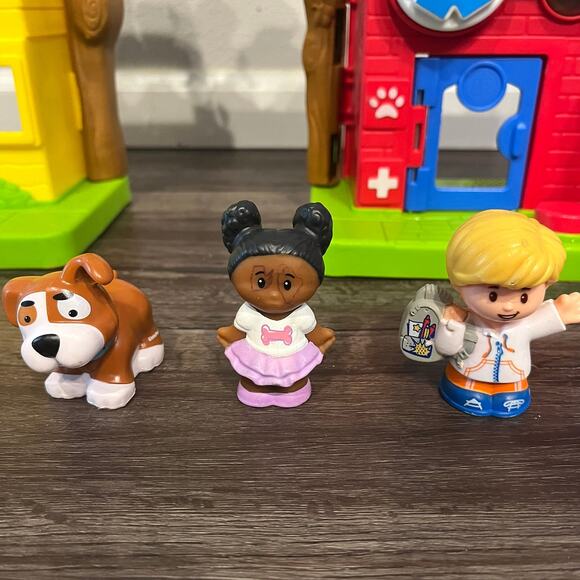 Little People Pet Rescue playset with figures - Picture 2 of 7